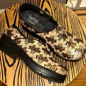 Sanita sz 7/38 VALERA Women's Vegan Floral Mules - Black and GOLD
